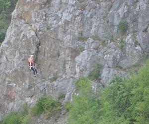 Park linowy Tyrolka na Kadzielni w Kielcach zaprasza