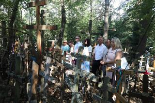 Grabarka 2023. Prawosławne święto Przemienienia Pańskiego na Świętej Górze. Tłumy wiernych [ZDJĘCIA]