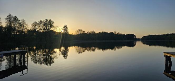 Zmodernizowana plaża na Mazurach przyciąga wielu turystów. Z jakich atrakcji można korzystać? Zobacz zdjęcia!