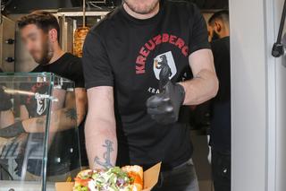 Filip Chajzer otworzył budke z kebabem