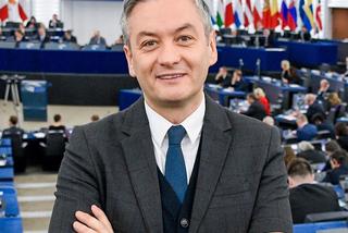 Ekspert modowy Daniel Jacob Dali ocenia europosłów