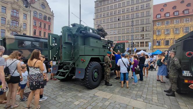 Święto Wojska Polskiego we Wrocławiu. Taki sprzęt zaprezentowano na wrocławskim Rynku 