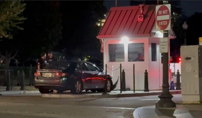 Panika pod Białym Domem. Auto sforsowało bramę. W budynku był Donald Trump!
