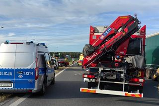 Samochód jechał pod prąd. Poważny wypadek na S5 koło Leszna