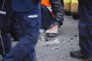 Ostatnie Pokolenie przykleiło się do jezdni na S8. Strażacy musieli skuć asfalt