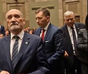 Jachira podeszła do Kaczyńskiego w Sejmie i się zaczęło! Ale draka