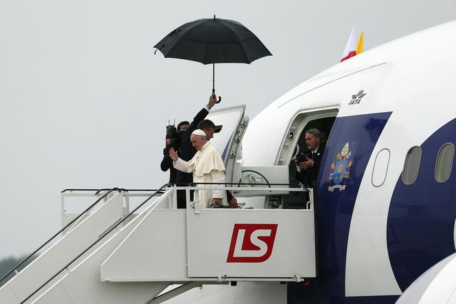 W Krakowie papież Franciszek podróżował tramwajem. Bydgoska Pesa jeździ do dziś 