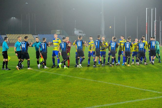 Elana Toruń - Zawisza Bydgoszcz 1:1, zdjęcia kibiców, opraw i piłkarzy ze Stadionu Miejskiego im. Grzegorza Duneckiego