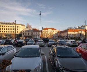 Więcej zieleni pojawi się na pl. Trzech Krzyży