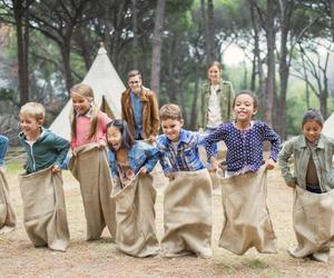 Kolonie - jak sprawdzić obóz lub kolonię dziecka?