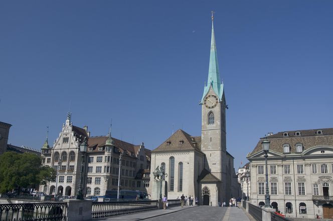 Kościół Fraumunster, w którym znajdują się witraże zaprojektowane przez Marca Chagalla