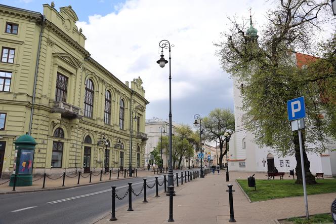 Plac Wolności i jego okolice 100 lat temu oraz w 2024 roku