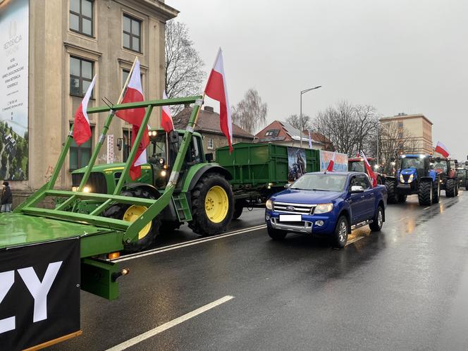 Strajk rolników w centrum Zielonej Góry. Przedsiębiorcy wyjechali na ulice 