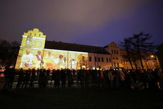 Czuwanie pod oknem papieskim w Krakowie. Ile osób wzięło w nim udział?
