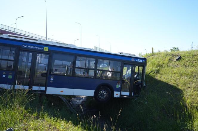 Kraksa autobusów w Nowej Hucie. Nie żyje 61-letni kierowca MPK