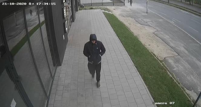 Oni są poszukiwani przez łódzką policję. Rozpoznajecie którąś z tych osób? 