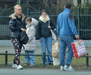 Agata Młynarska. Babcia Agata buszuje po sklepie.