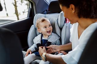 Akcesoria do samochodu dla dzieci: wybieramy najbardziej przydatne 