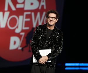 Kuba Wojewódzki z partnerką  na premierze Hamleta