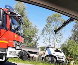 Śmiertelny wypadek pod Bochnią. Nie żyje kierowca ciężarówki