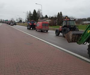 Trwa protest rolników w woj. lubelskim. Blokady są w wielu miejscach w regionie [DUŻO ZDJĘĆ]