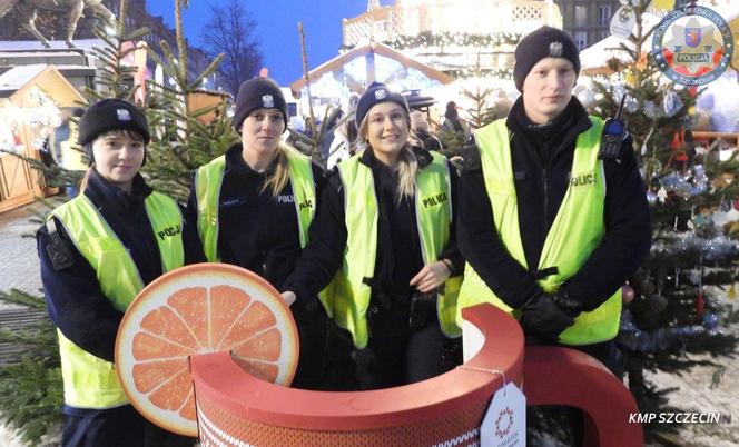 Policja na Jarmarku Bożonarodzeniowym w Szczecinie