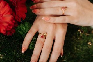 Piękna biżuteria na wiosnę 2025. Co będzie modne w tym sezonie? 