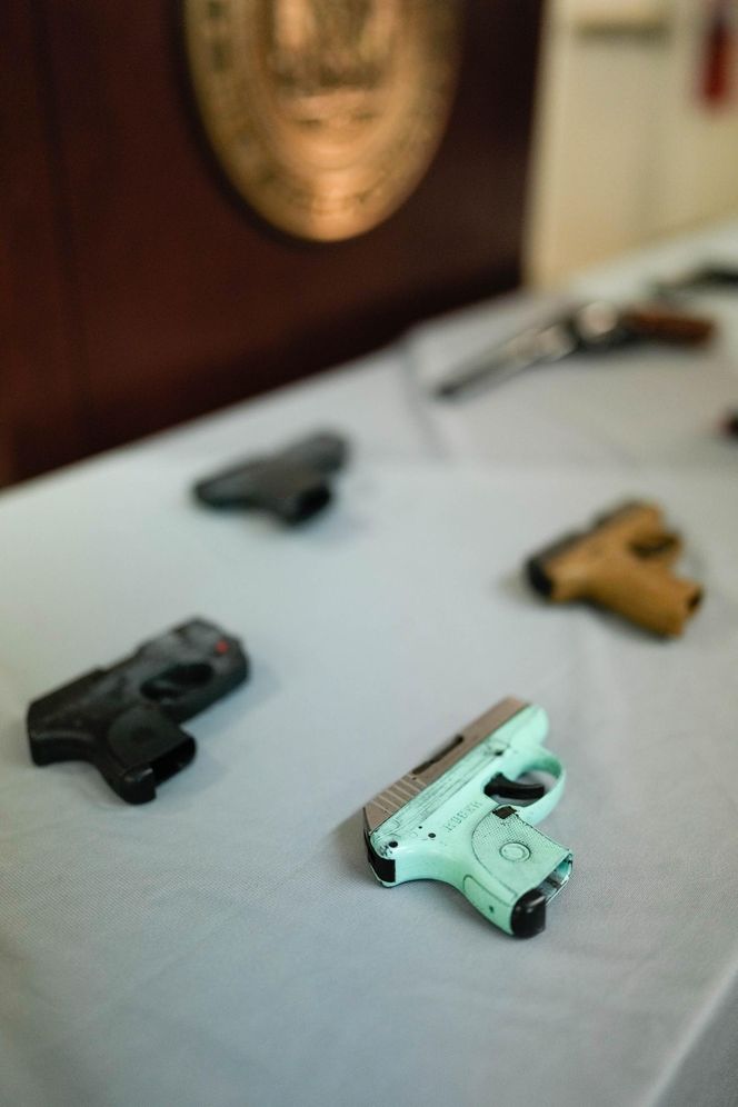 108 zarzutów za pół roku strzelania nad głowami mieszkańców Manhattanu