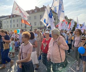 13. Marsz dla Życia i Rodziny zgromadził tłumy na ulicach Białegostoku [ZDJĘCIA]