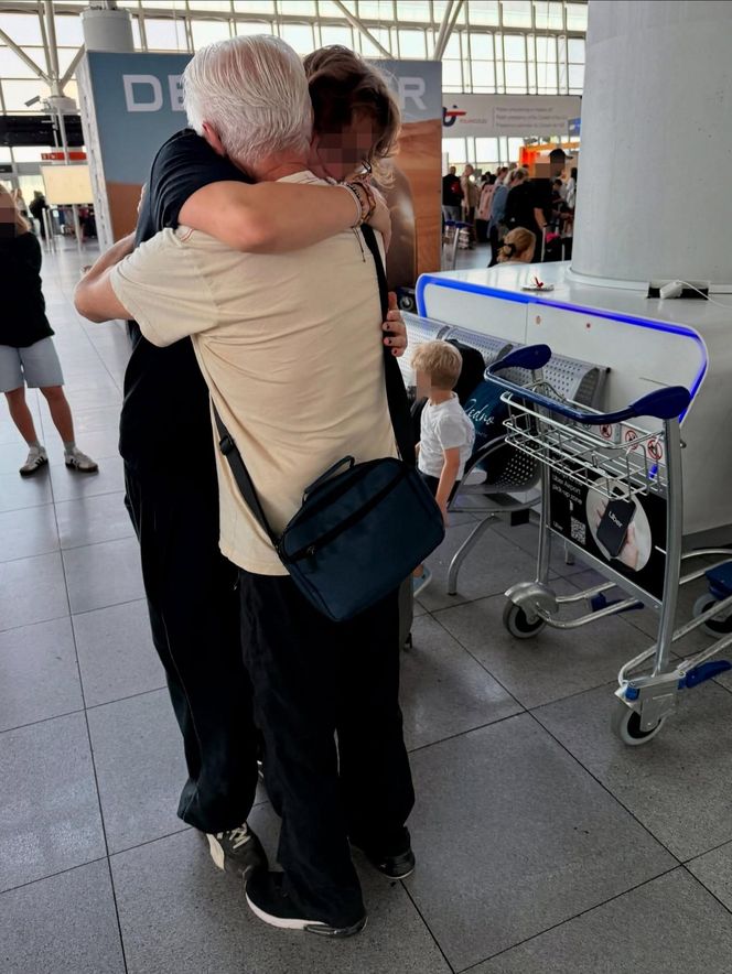 Anna Dereszowska zalała się łzami na lotnisku