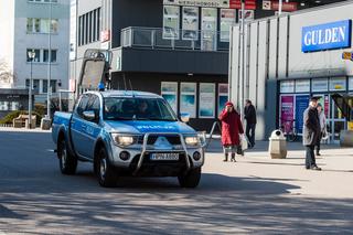 Koronawirus w Trójmieście. Zostań w domu - apeluje policja przez megafony i drony [ZDJĘCIA]