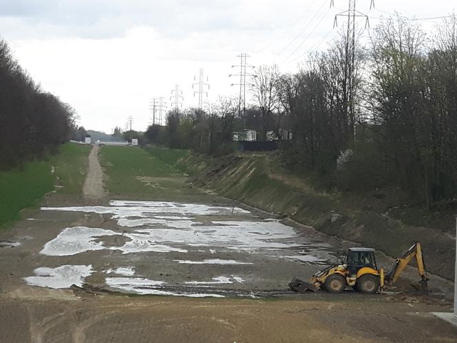 6 Nad tunelem dworca Łódź Fabryczna zbiera się woda