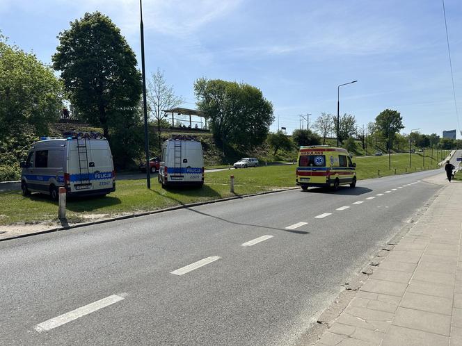 Rowerzysta potrącony przez pociąg Intercity. Zginął na miejscu. Dramat na stacji Warszawa ZOO