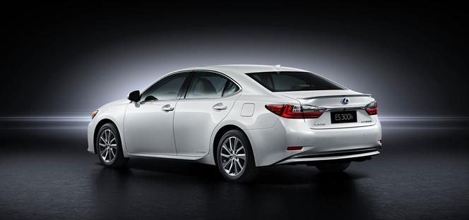 Lexus ES 300h - lifting 2016