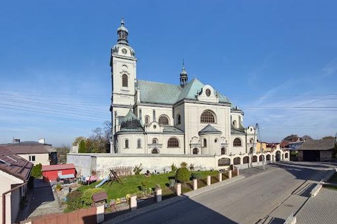 Atrakcje Krzanowic to architektura sakralna - kościół św. Wacława i św. Mikołaja