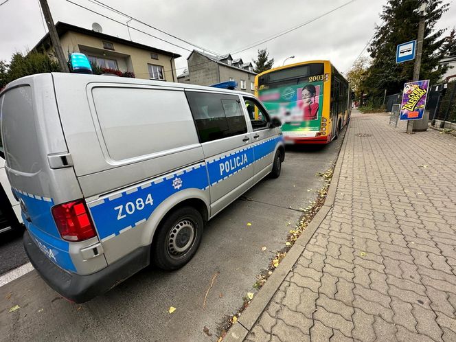 Ostrzelali autobus na Ursusie. Mogli trafić w pasażerkę