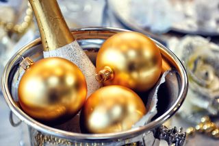 Dekoracja z szampanem