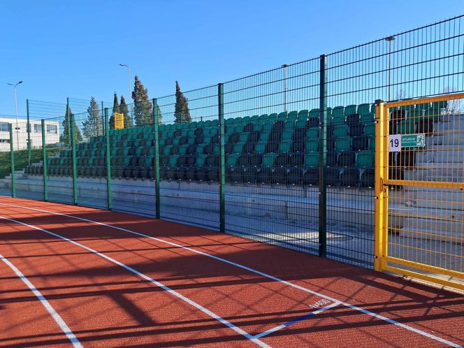 Stadion w Starachowicach gotowy. Kiedy na murawę wybiegną piłkarze?