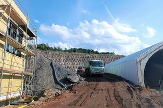 Tunel TS-26 – zasypka portalu północnego