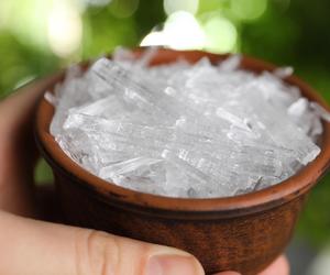 Dzięki niemu nawet papierosy miały być zdrowsze. Jasne i ciemne strony mentolu