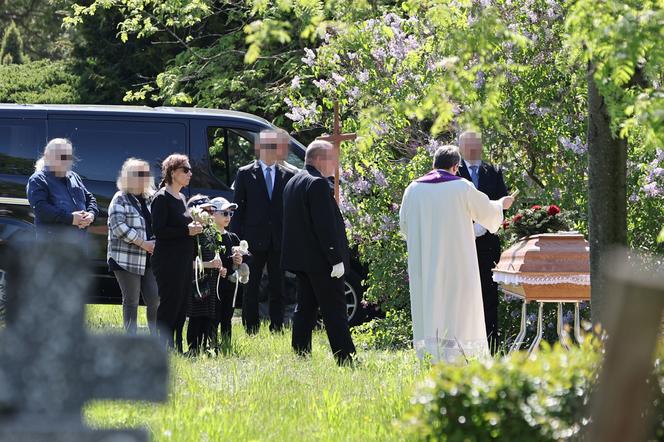 Barbara Sienkiewicz na pogrzebie swojej mamy