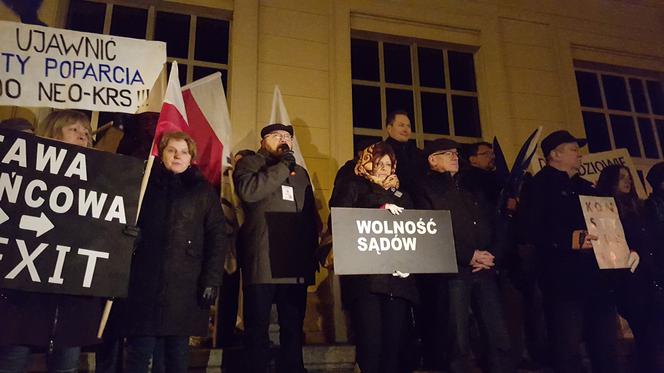PODKARPACKIE: Protestowali przeciwko ustawie także w Rzeszowie! [ZDJĘCIA]