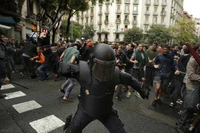 Katalonia, referendum, policja, starcia