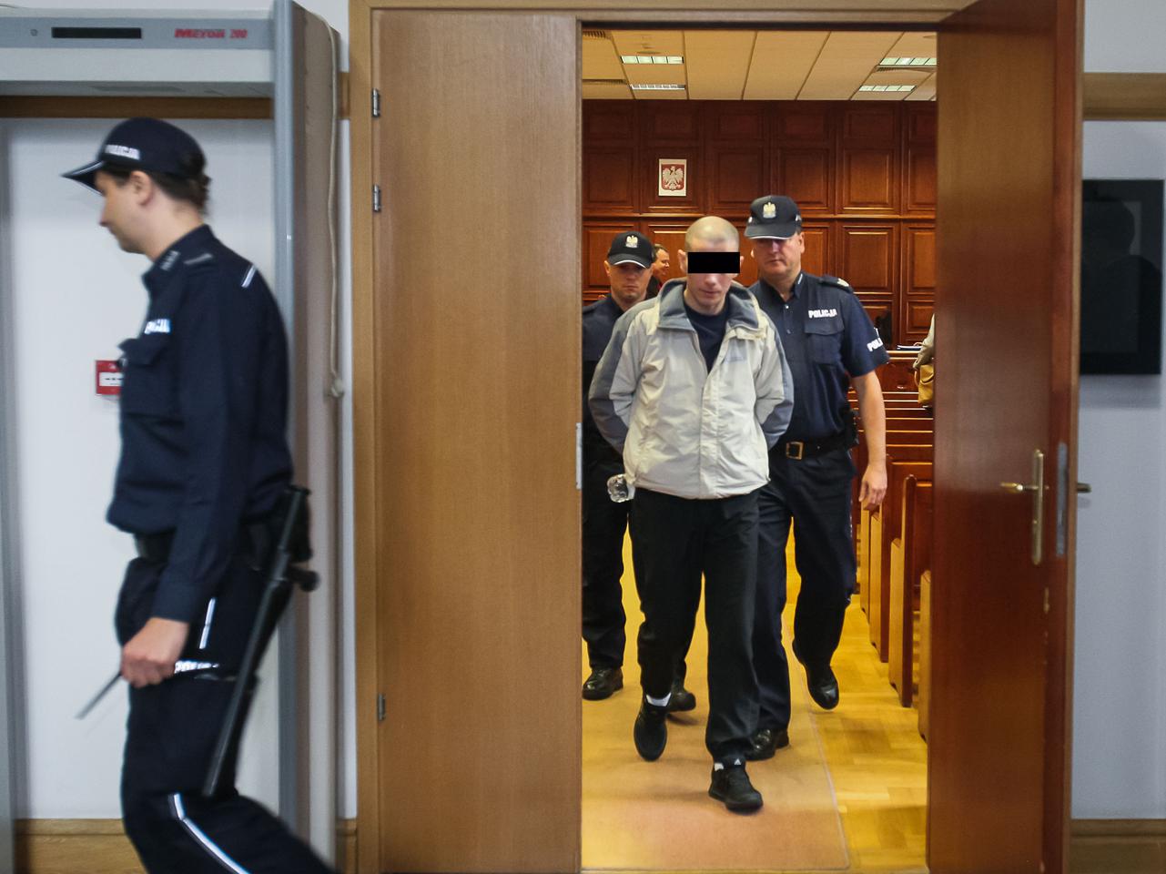 Odsiedzi 14 lat za pociętą twarz Karoliny