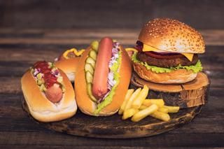 McDonald's vs Subway: gdzie jedzenie jest mniej zdrowe? Porównanie - ile kalorii mają dania z McDonald's i Subwaya?
