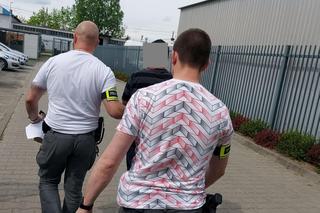 Koluszki. 50-latek polał żonę benzyną i podpalił! Kobieta zabrana do szpitala [ZDJĘCIA].