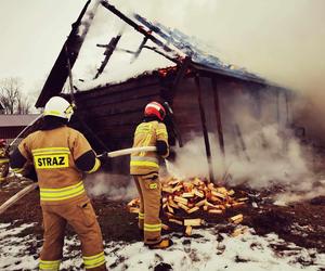 Pożar drewnianego budynku w Majdanie Sieniawskim. Z chaty pozostały zgliszcza