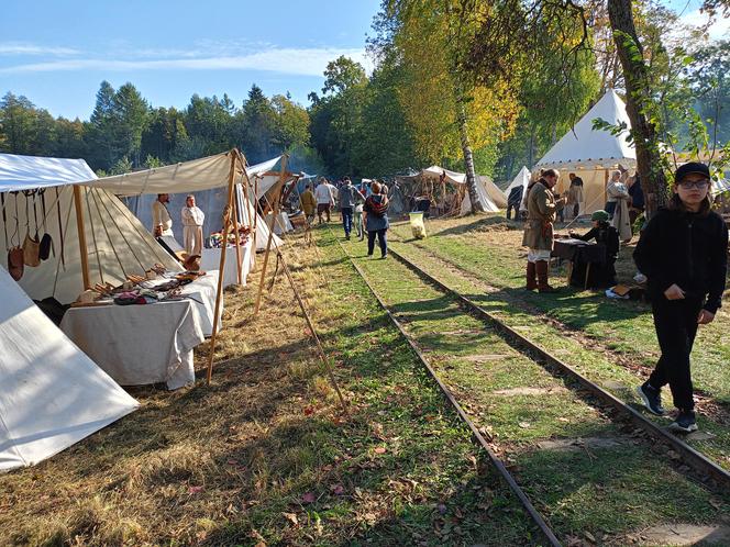 Odbywający się w Mrozach Festyn Archeologiczny to wydarzenie, które z roku na rok przyciąga coraz więcej umieszkańców regionu i turystów