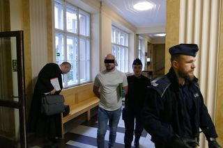 Chciał spalić żonę, bo od niego odeszła. Sekundy dzieliły ją od śmierci