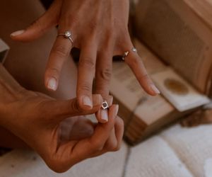 Motywy morskie, asymetria, gotyk. Te trendy w biżuterii będą królować wiosną i latem
